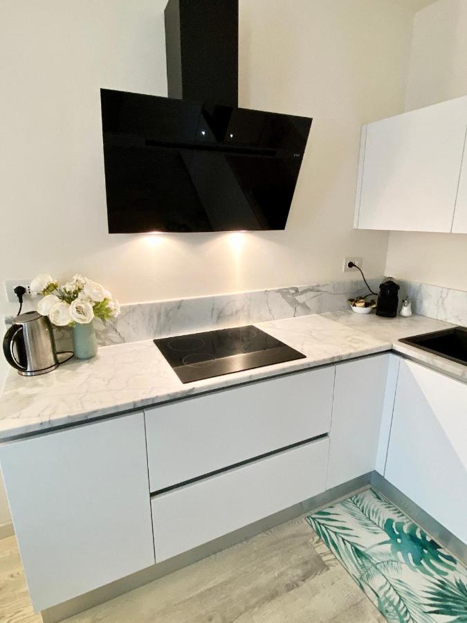 Front Beach Apartments Viareggio Zewnętrze zdjęcie